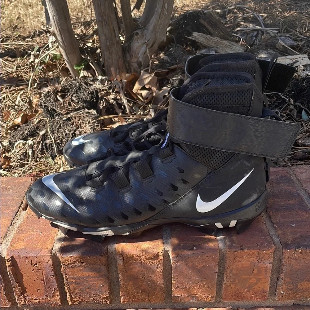 Nike Black Athletic Shoes with White Accents